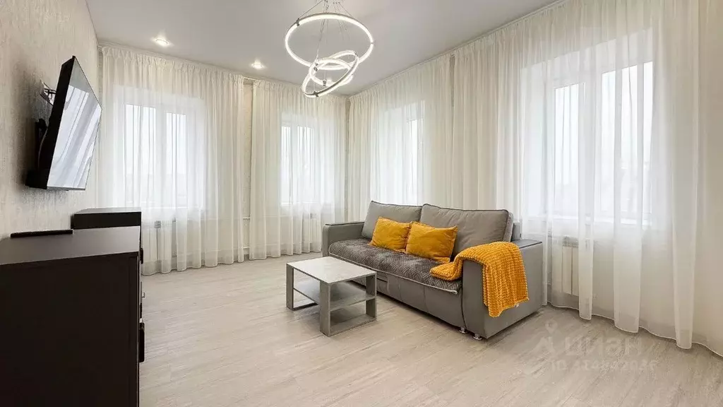 2-к кв. Татарстан, Казань ул. Шигабутдина Марджани, 42Б (65.0 м) - Фото 0