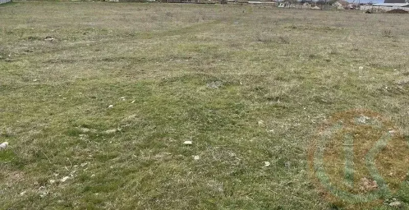 Участок в Крым, Сакский район, Штормовское с/пос, с. Приветное ул. ... - Фото 1