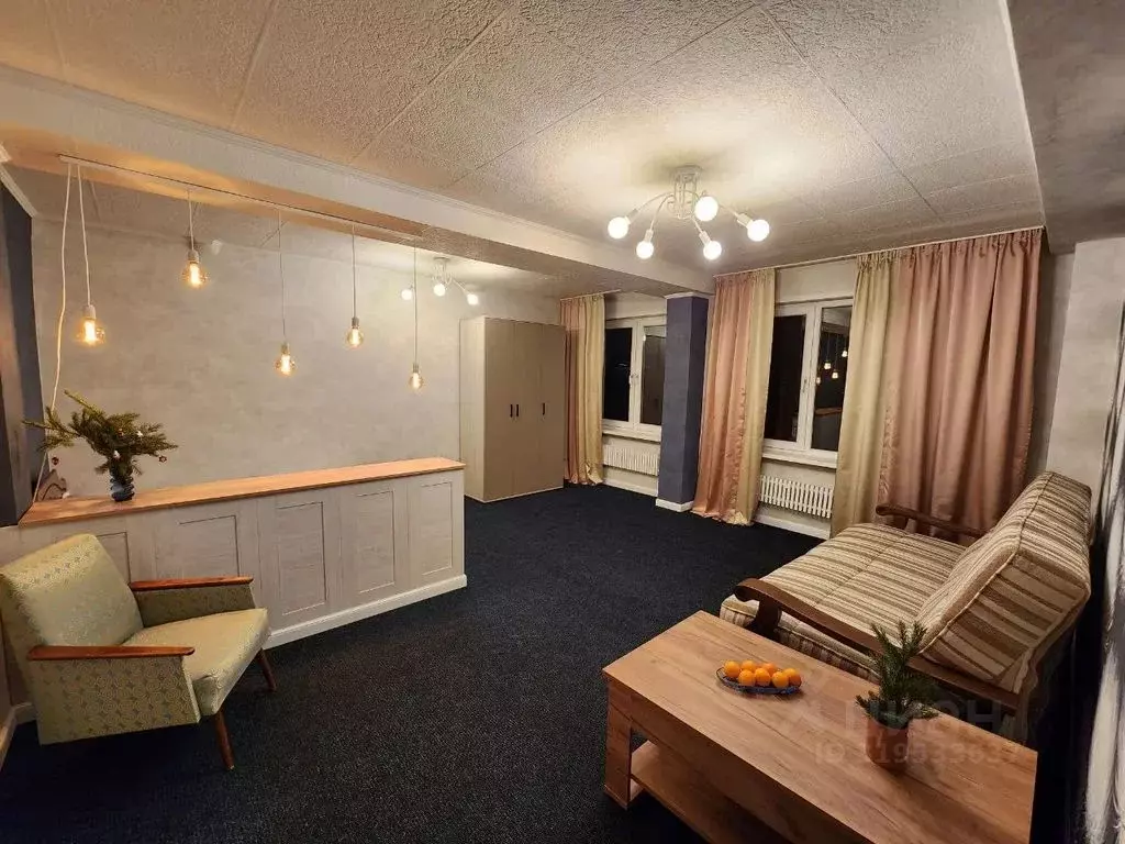 2-к кв. Красноярский край, Красноярск Парашютная ул., 74а (70.0 м) - Фото 0