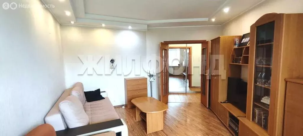 2-комнатная квартира: Новосибирск, улица Лескова, 15 (56 м) - Фото 0