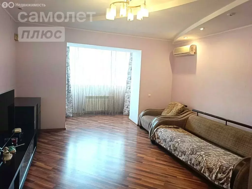 2-комнатная квартира: Астрахань, улица Дубровинского, 64 (72 м) - Фото 0