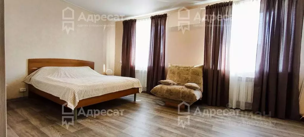 Дом в Волгоградская область, Волгоград ул. Новикова-Прибоя (177 м) - Фото 1