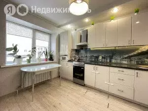 4-комнатная квартира: Петровский, Магистральная улица, 2 (90 м) - Фото 0