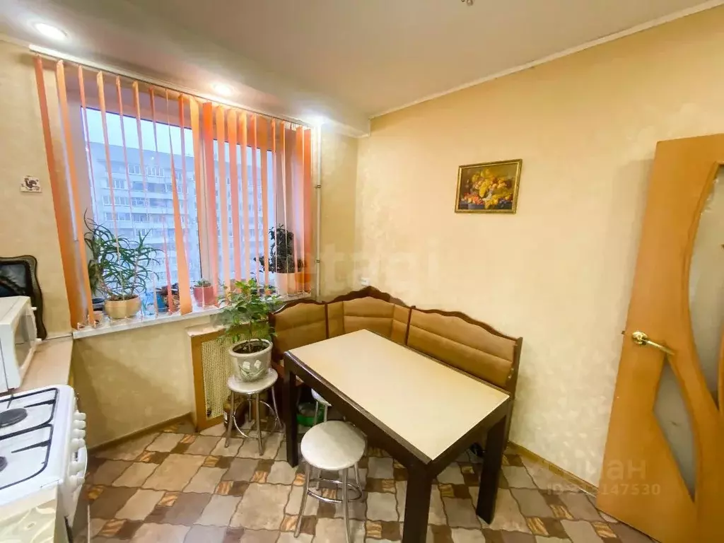 3-к кв. Саратовская область, Саратов ул. 2-я Электронная, 8 (64.2 м) - Фото 1