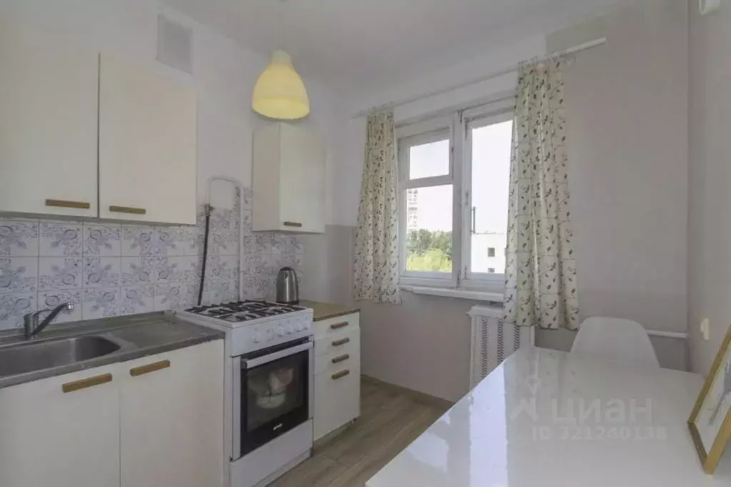 3-к кв. Свердловская область, Екатеринбург ул. Цвиллинга, 42 (47.4 м) - Фото 1