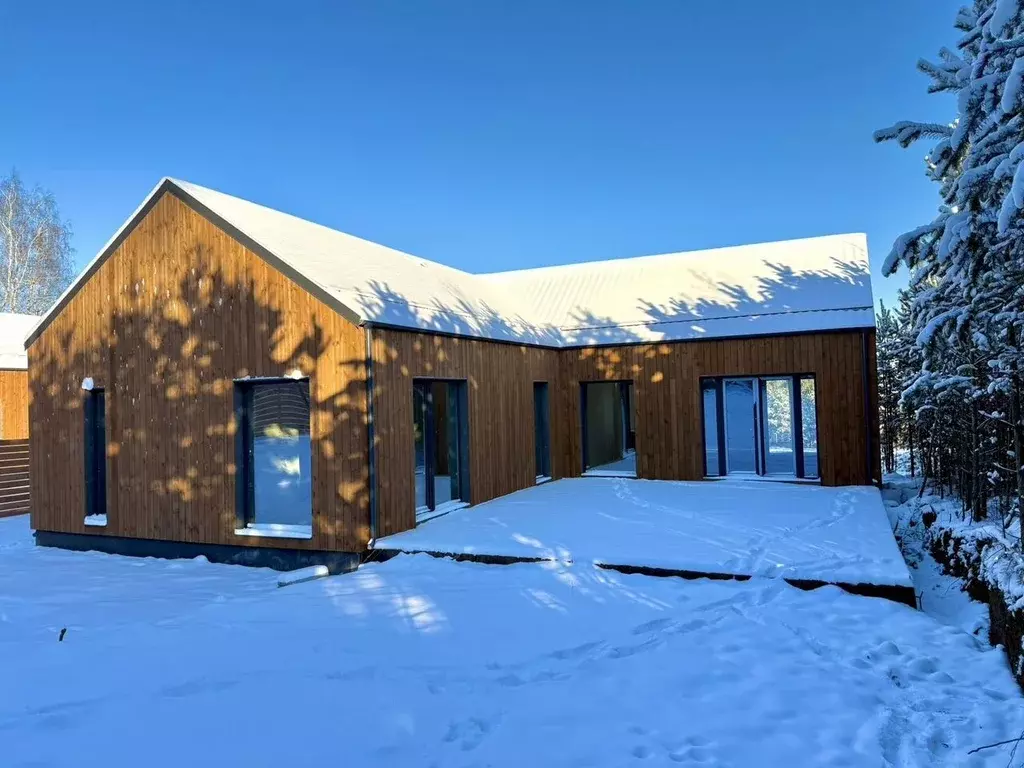 Дом в Свердловская область, Сысертский муниципальный округ, Исеть ... - Фото 1