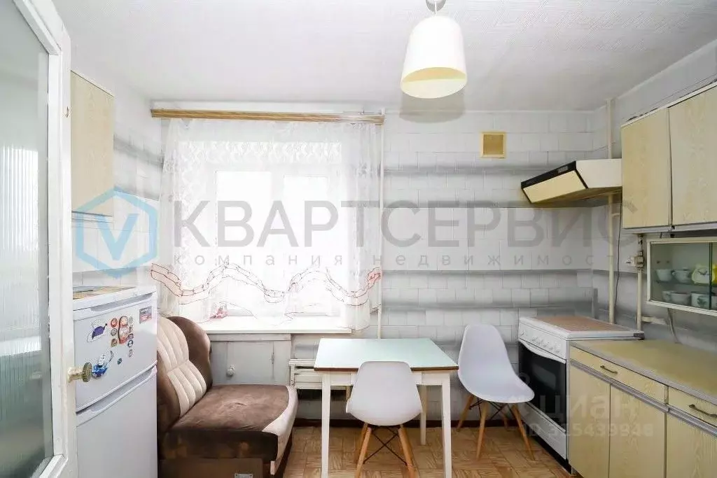 2-к кв. Омская область, Омск бул. Победы, 7 (46.9 м) - Фото 0