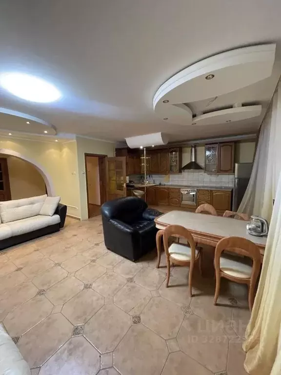 3-к кв. Ямало-Ненецкий АО, Салехард ул. Республики, 60 (132.0 м) - Фото 1