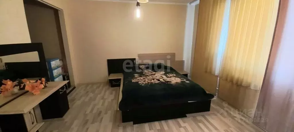2-к кв. Краснодарский край, Ейск Красная ул. (66.5 м) - Фото 1
