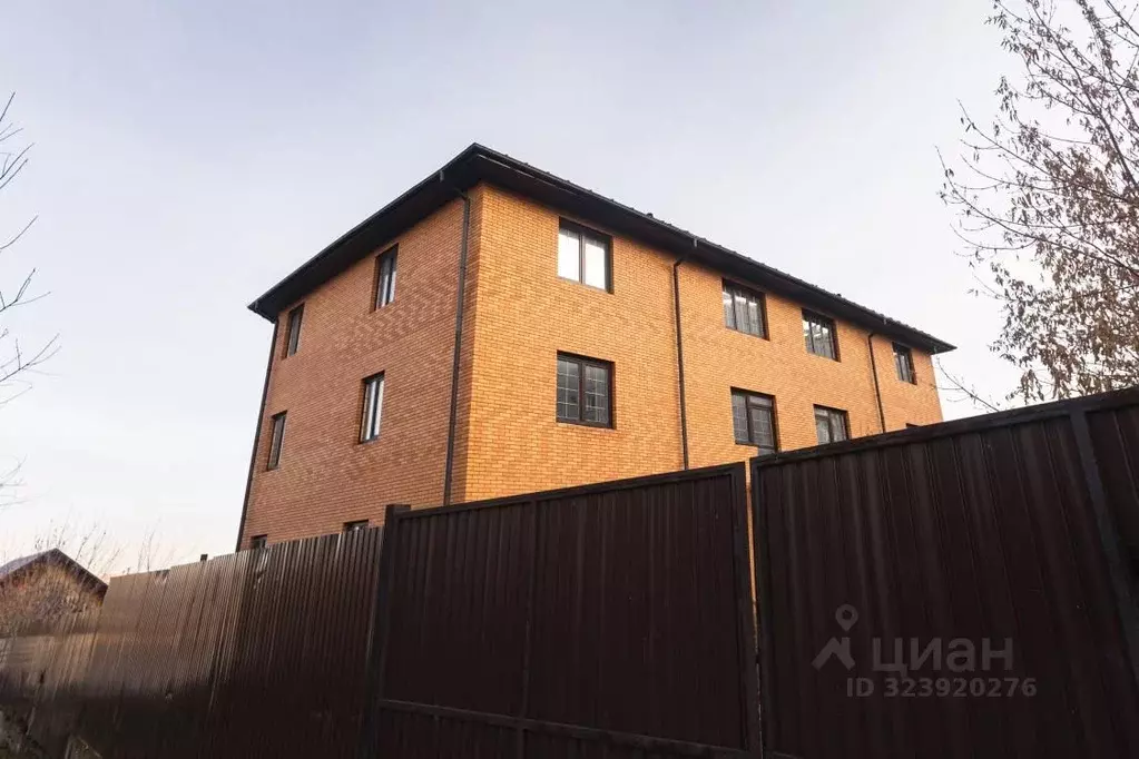 Таунхаус в Иркутская область, Иркутск ул. Ивана Франко, 31 (298 м) - Фото 2