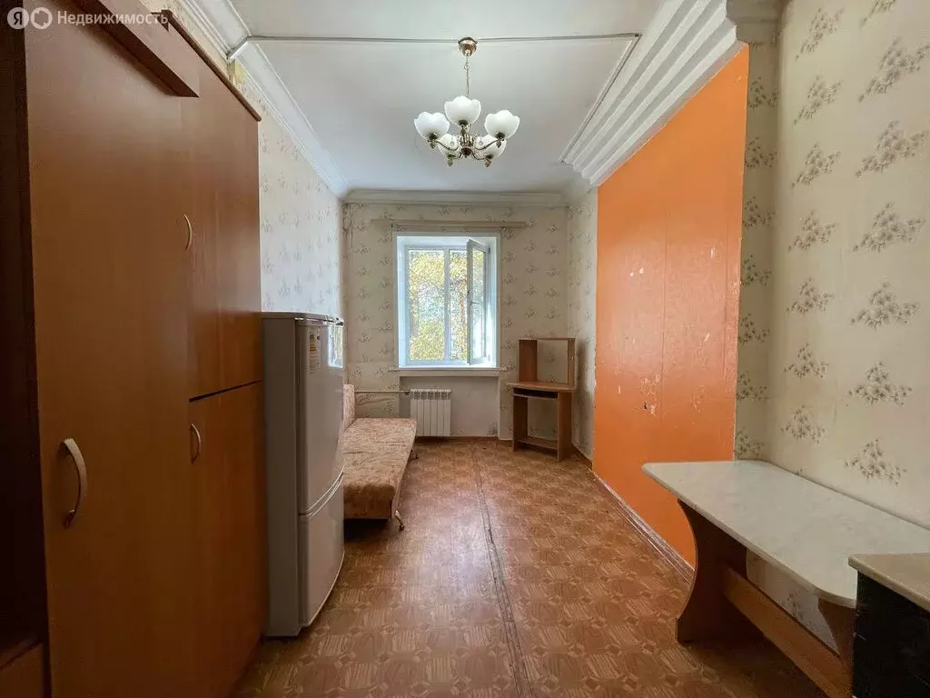1к в 16-комнатной квартире (13 м) - Фото 0