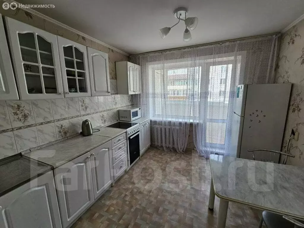 3-комнатная квартира: Артём, Севастопольская улица, 12/4 (73 м) - Фото 1