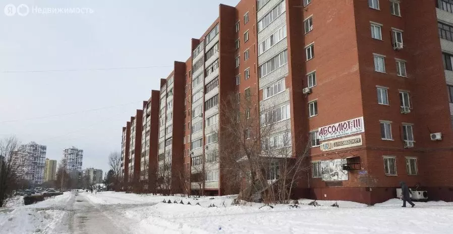 4-комнатная квартира: Тюмень, улица Ватутина, 51 (75 м) - Фото 0