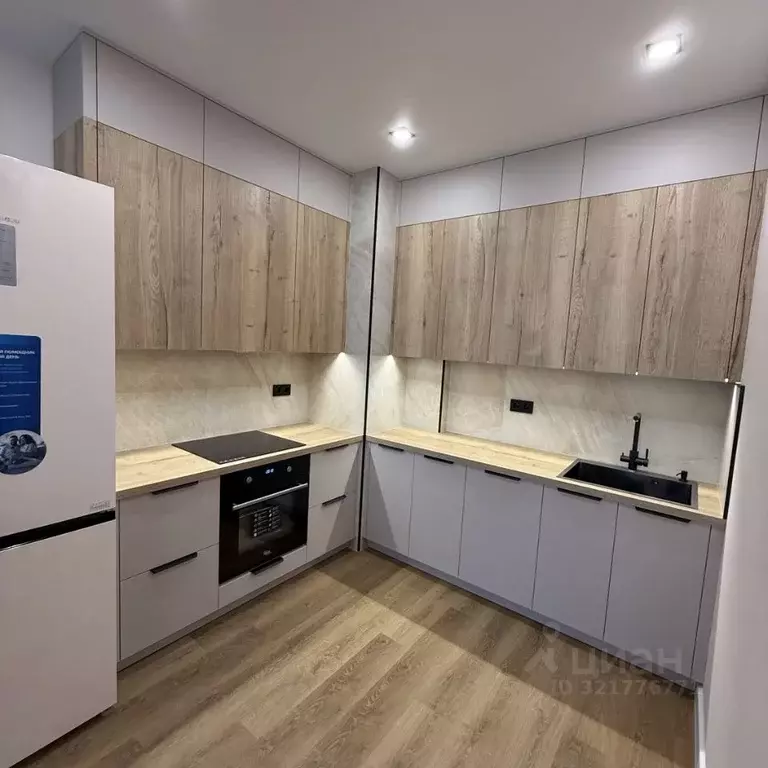 3-к кв. Астраханская область, Астрахань ул. Ахшарумова, 29 (64.0 м) - Фото 1