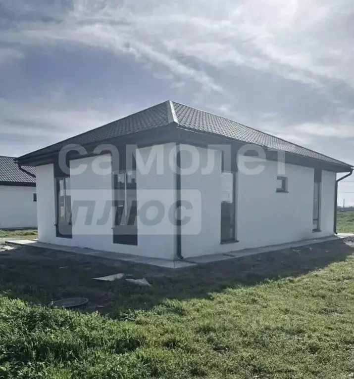 Дом в Крым, Сакский район, с. Уютное ул. Янтарная (88 м) - Фото 1