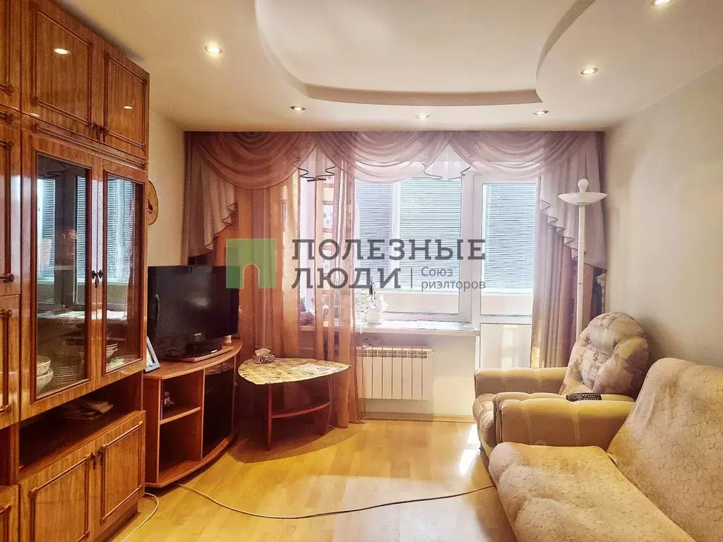 2-к кв. Курганская область, Курган Заозерный жилрайон, 6А мкр, 1 (47.0 ... - Фото 0