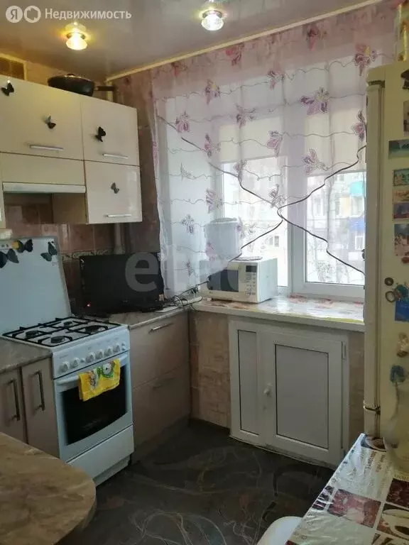 2-комнатная квартира: Комсомольск-на-Амуре, Молодогвардейская улица, ... - Фото 0