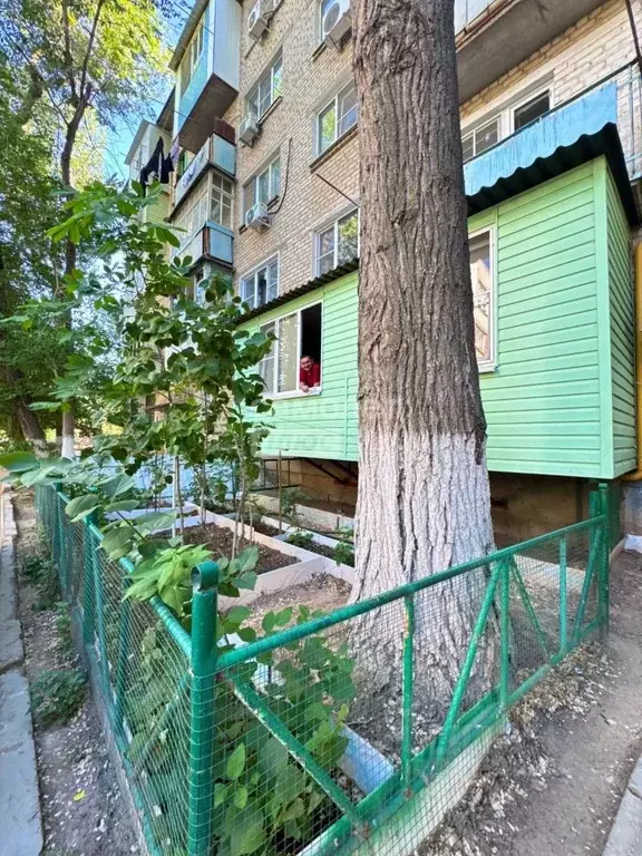 1-к кв. Астраханская область, Астрахань 6-й мкр, ул. Химиков, 7к1 ... - Фото 0