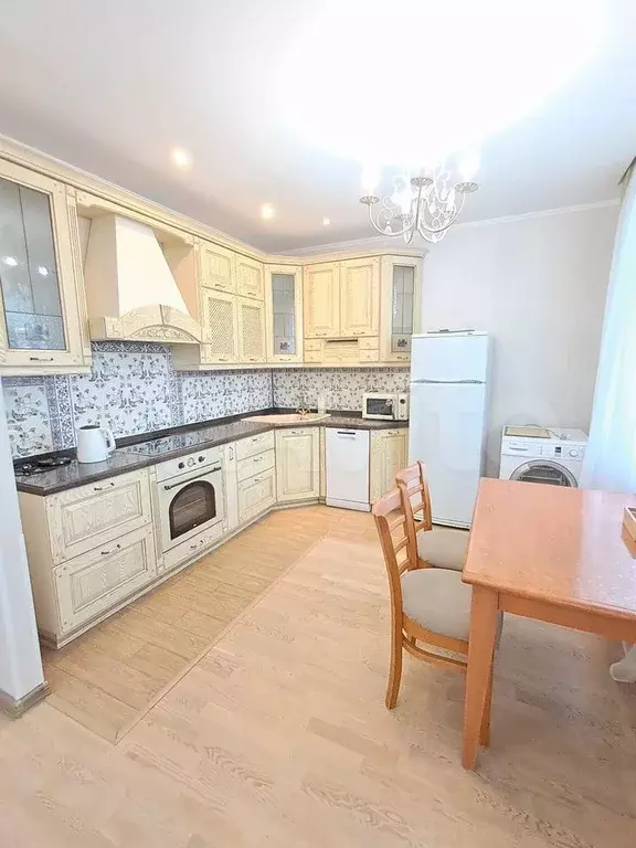 2-к. квартира, 70 м, 19/25 эт. - Фото 0