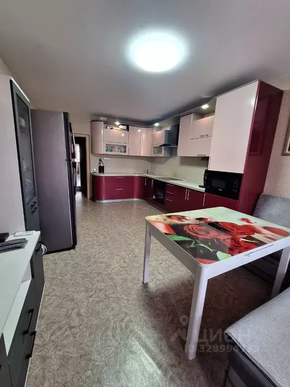 2-к кв. Омская область, Омск просп. Королева, 24к1 (71.7 м) - Фото 1