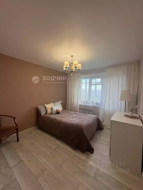 4-к кв. Чувашия, Чебоксары ул. Энтузиастов, 13 (66.1 м) - Фото 0