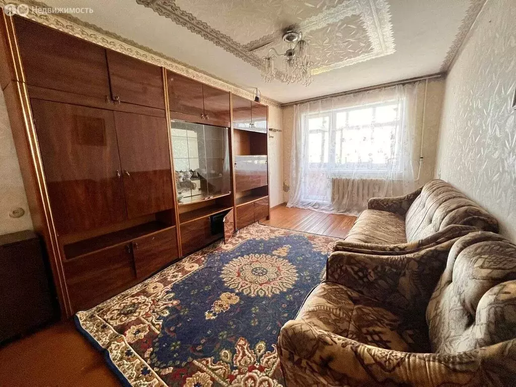 3-комнатная квартира: Волхов, Пролетарская улица, 9 (61.9 м) - Фото 1