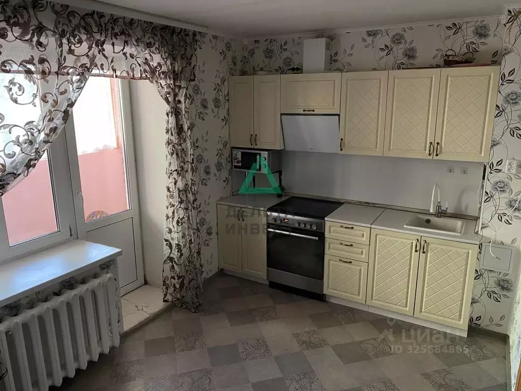 3-к кв. Башкортостан, Уфа ул. Летчиков, 20 (81.2 м) - Фото 0