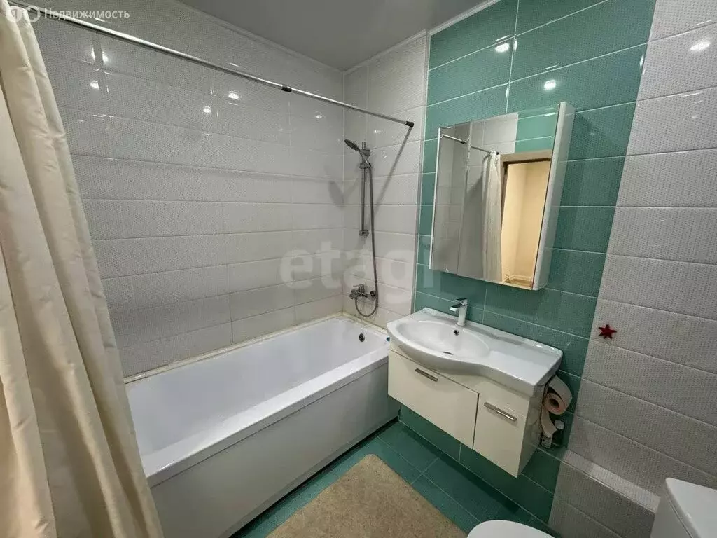 3-комнатная квартира: Челябинск, улица Братьев Кашириных, 78А (91.4 м) - Фото 1