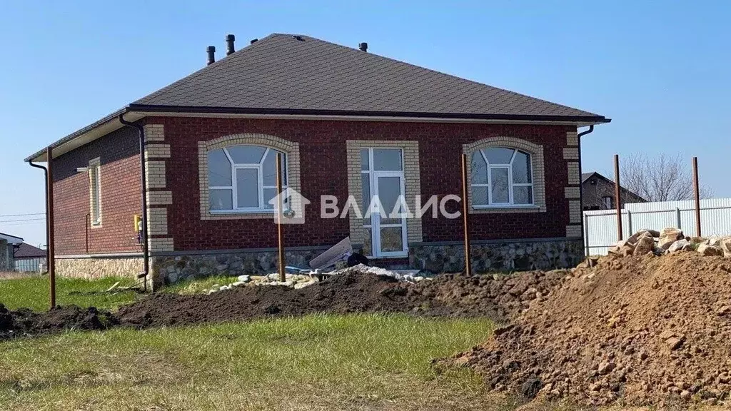 Дом в Белгородская область, Строитель Яковлевский городской округ, ул. ... - Фото 1
