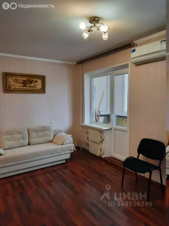 1-комнатная квартира: Губкин, улица Космонавтов, 7 (39.9 м) - Фото 0