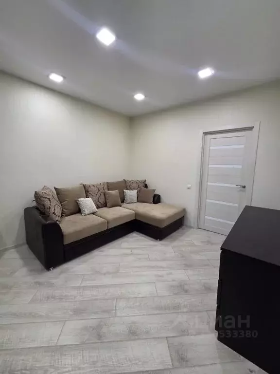 2-к кв. Омская область, Омск ул. Ватутина, 16 (66.4 м) - Фото 2