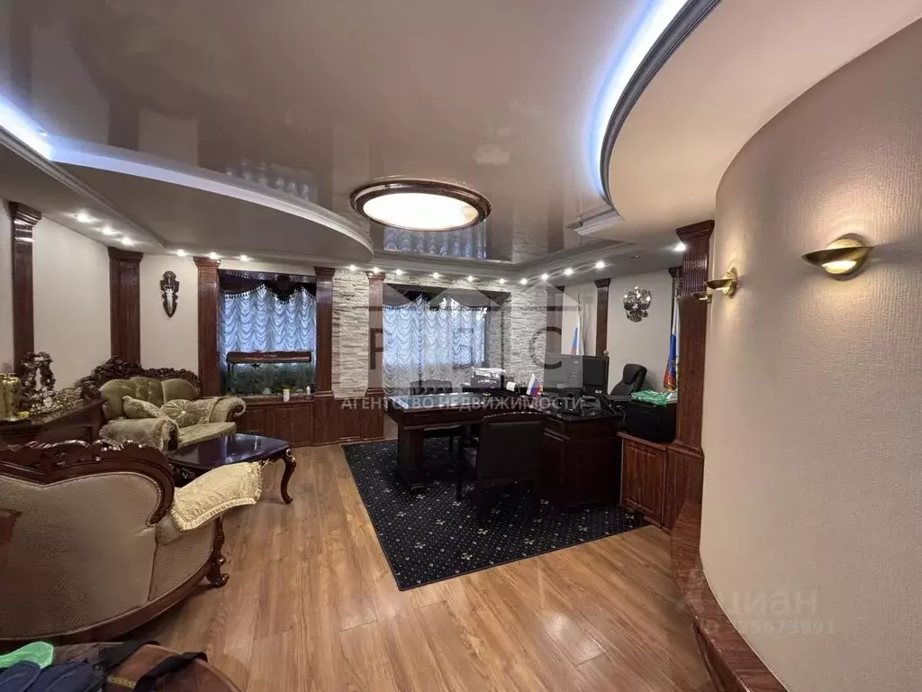 Офис в Саратовская область, Саратов ул. Имени Н.Г. Чернышевского, 92А ... - Фото 1