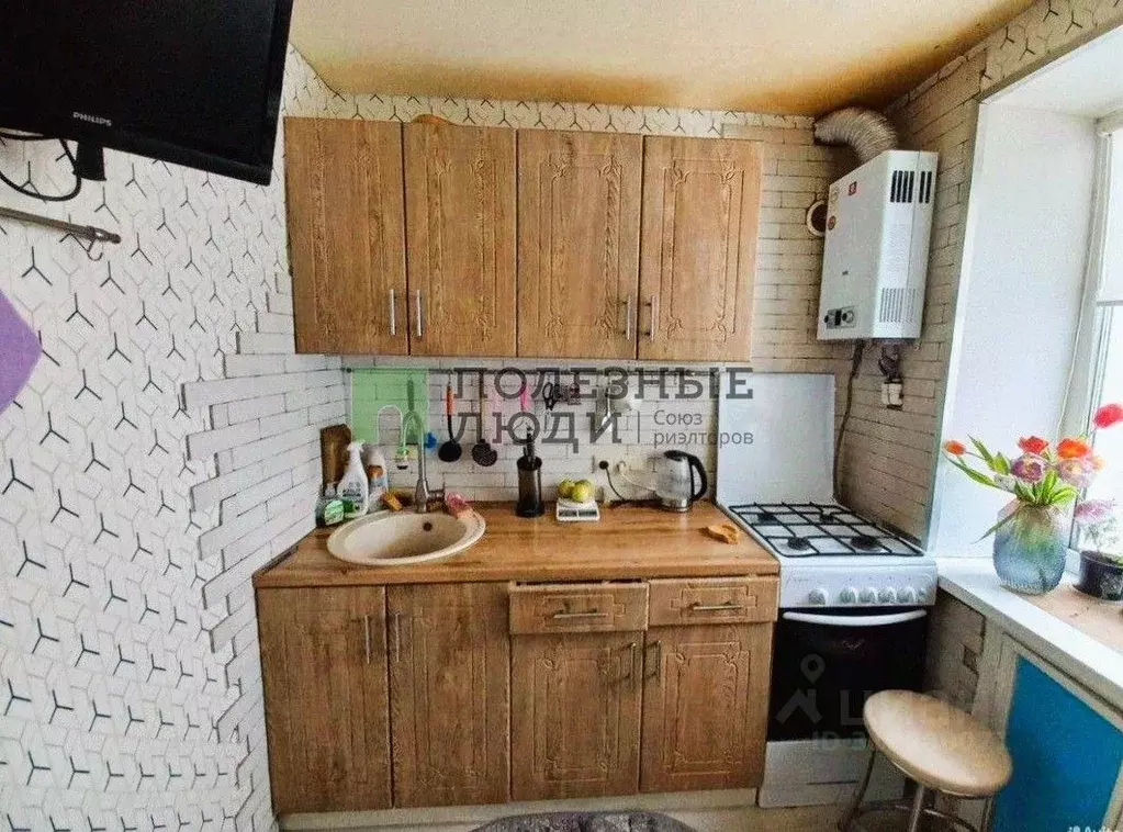 2-к кв. Орловская область, Орел ул. 5 Августа, 21 (40.5 м) - Фото 0