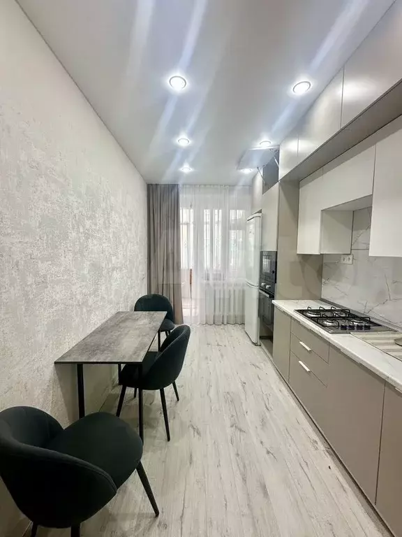 3-к. квартира, 96 м, 1/9 эт. - Фото 0