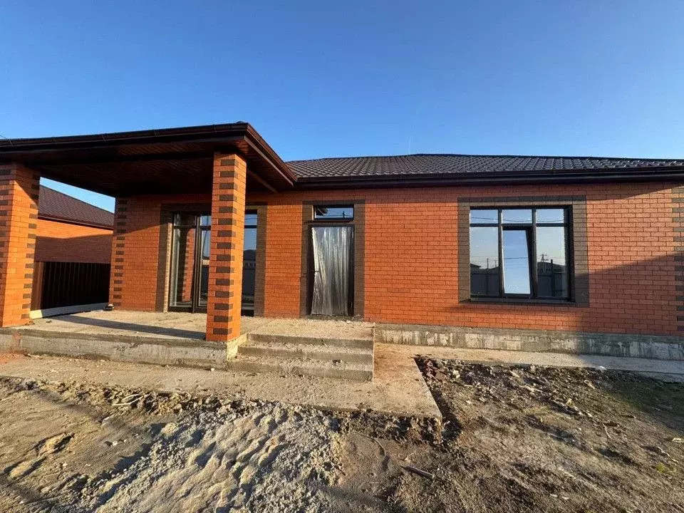 Дом в Астраханская область, Приволжский район, пос. Кирпичного Завода ... - Фото 1