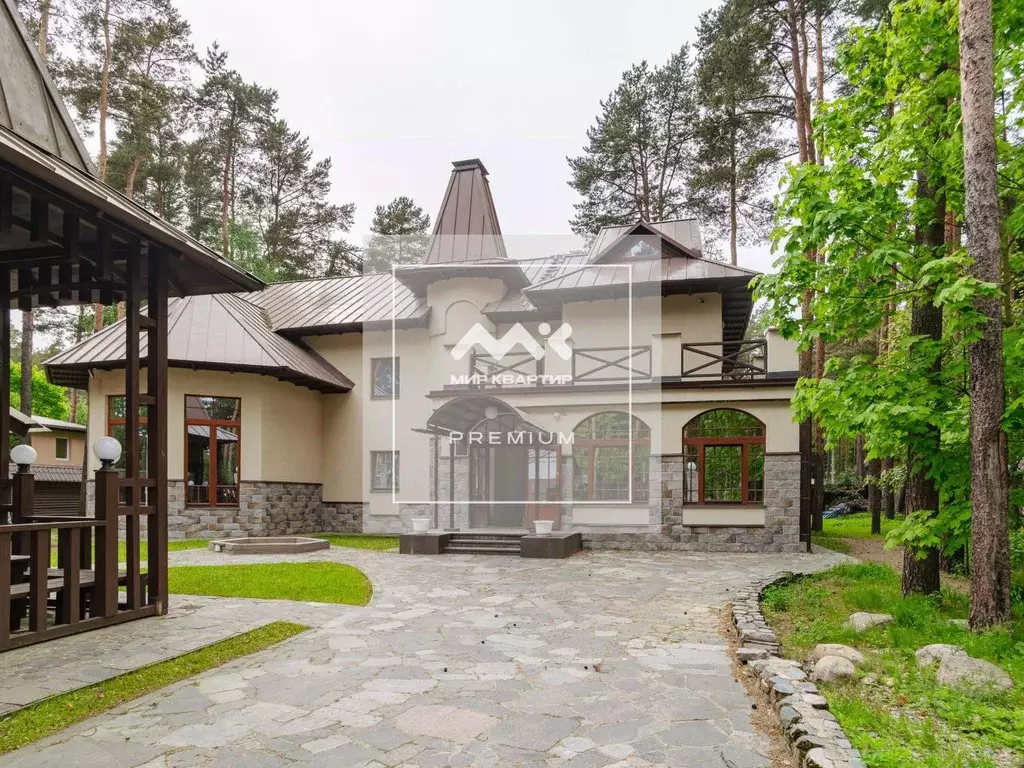 Дом в Ленинградская область, Всеволожск проезд Булгакова, 1 (409 м) - Фото 1