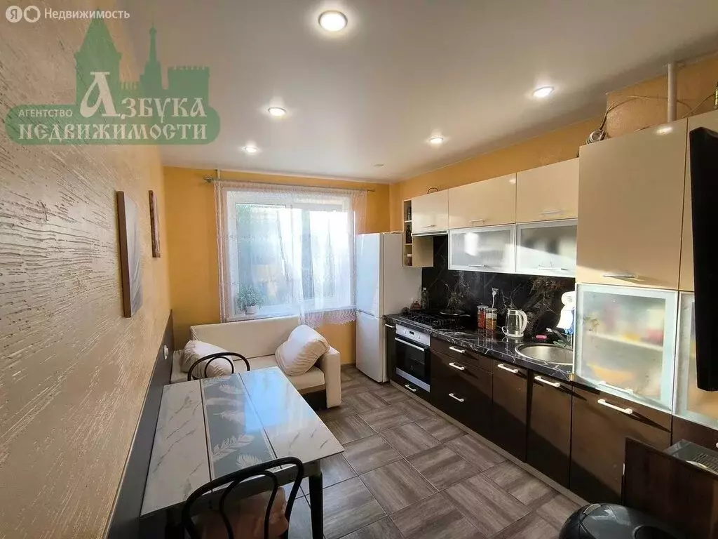 3-комнатная квартира: Смоленск, улица Попова, 92 (67 м) - Фото 0