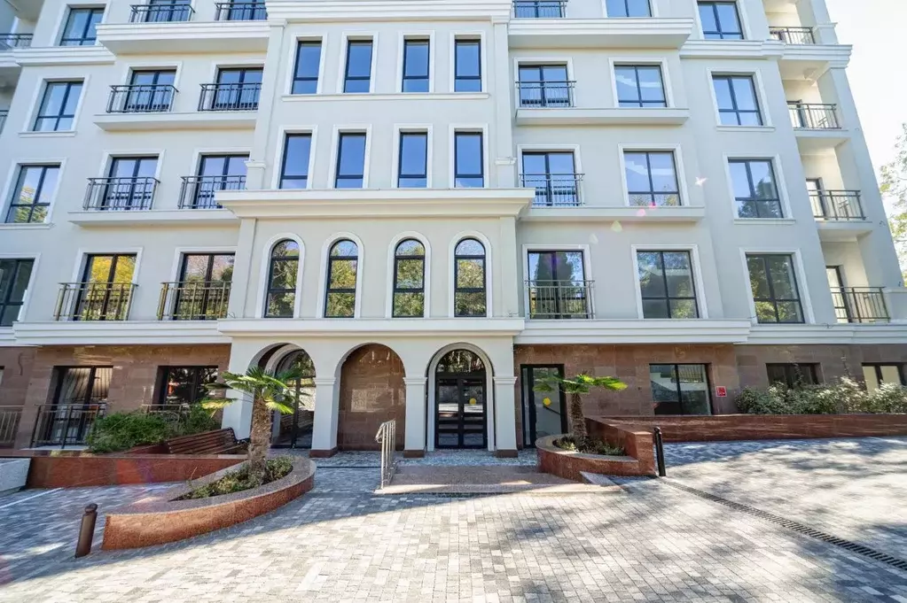 Торговая площадь в Крым, Алушта ул. Ленина, 17 (61 м) - Фото 2