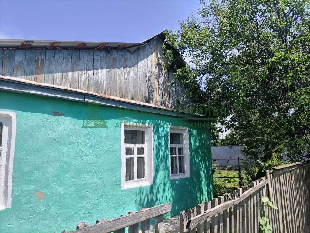 Дом в Саратовская область, Энгельс пос. Новое Осокорье, ул. Братская, ... - Фото 2