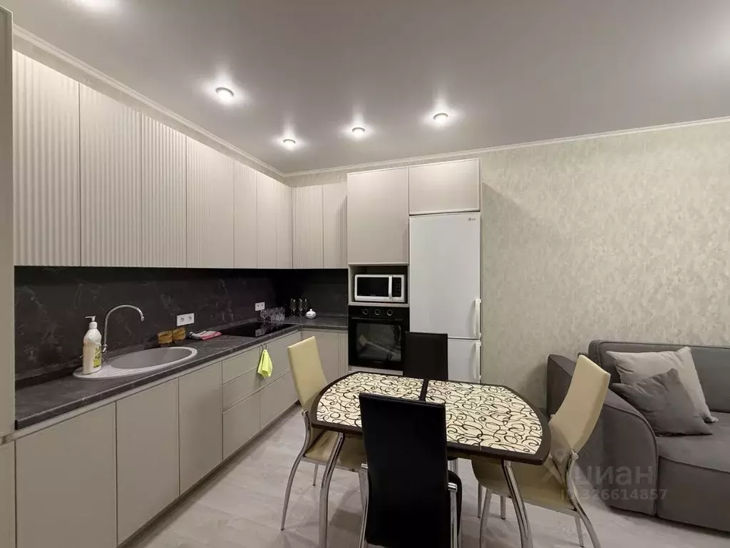 1-к кв. Брянская область, Брянск ул. Имени О.Н. Строкина, 9 (40.4 м) - Фото 1