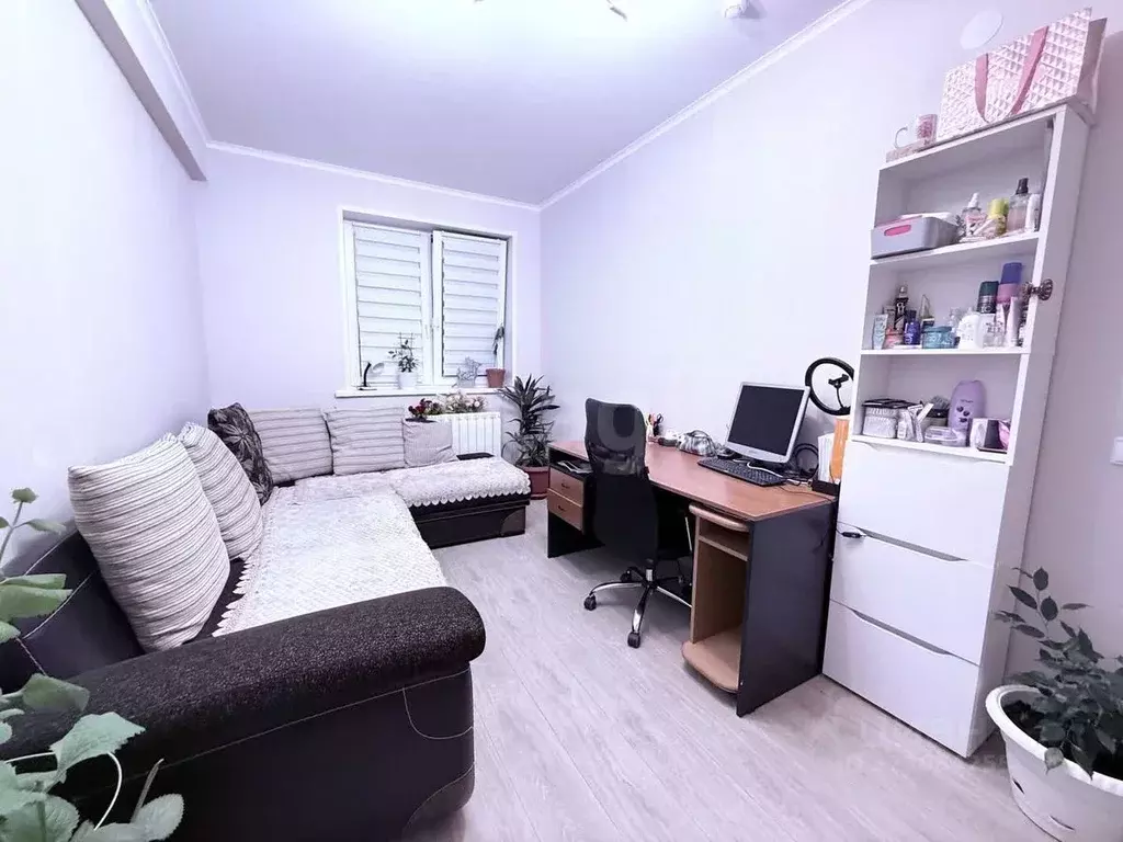 2-к кв. Ямало-Ненецкий АО, Новый Уренгой Строителей мкр, 4 (44.9 м) - Фото 0