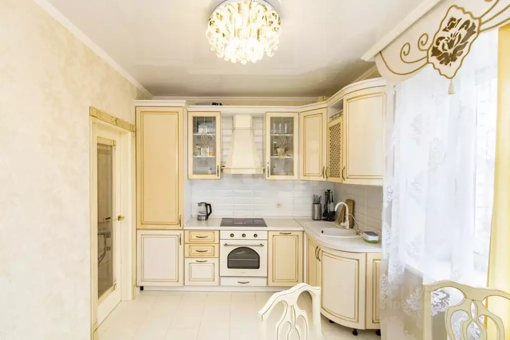 3-к кв. Тюменская область, Тюмень Индустриальная ул., 34 (70.0 м) - Фото 1
