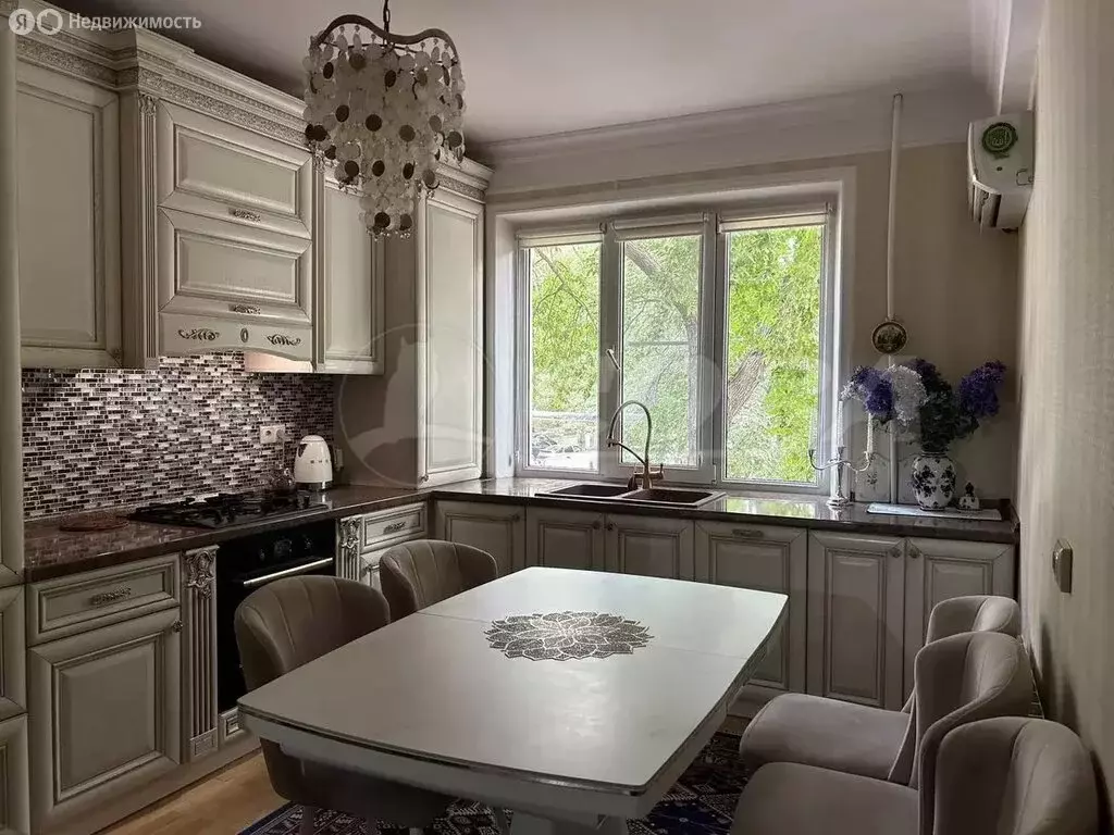 3-комнатная квартира: Махачкала, проспект Имама Шамиля, 43Б (70 м) - Фото 1