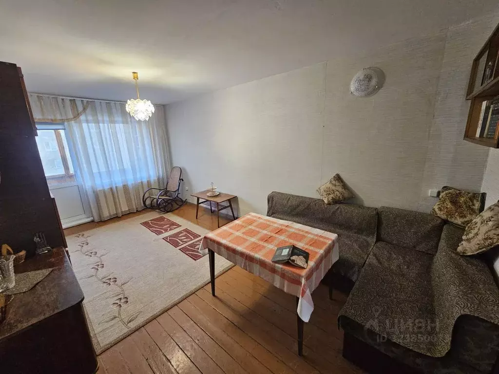 3-к кв. Омская область, Омск ул. 75-й Гвардейской Бригады, 6 (60.0 м) - Фото 1