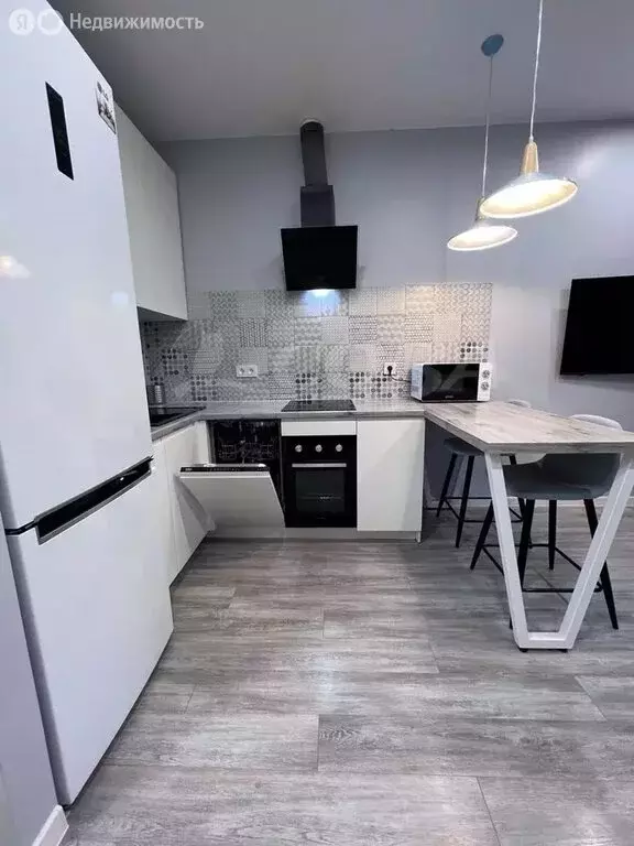 1-комнатная квартира: Сочи, улица Гастелло, 27Б (42 м) - Фото 2