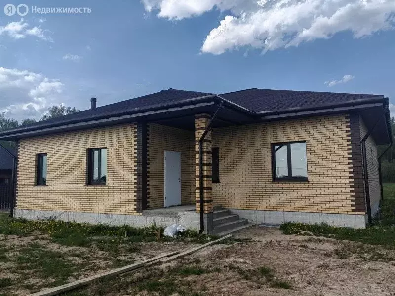 Дом в Калужская область, Жуковский муниципальный округ, деревня ... - Фото 1