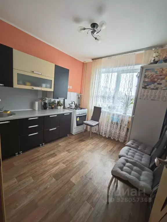 3-к кв. Новгородская область, Старая Русса ул. Александровская, 30 ... - Фото 1