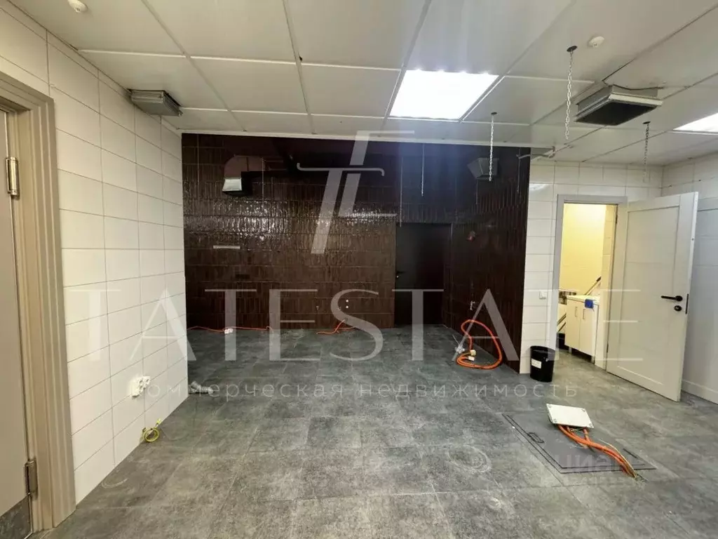 Помещение свободного назначения в Татарстан, Казань Большая Красная ... - Фото 2