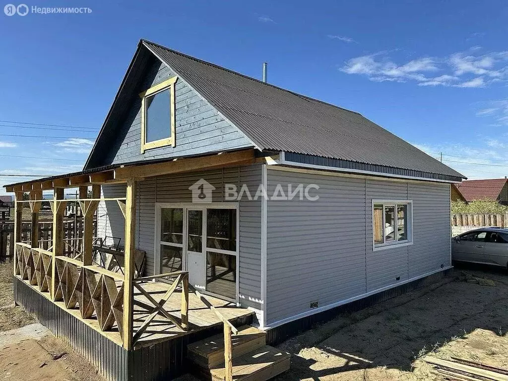 Дом в село Нижний Саянтуй, ДНТ Солнечное-1, Алтайская улица (130 м) - Фото 1