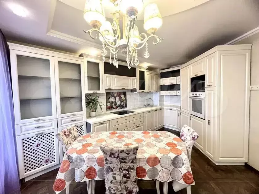 2-к. квартира, 100 м, 11/13 эт. - Фото 0